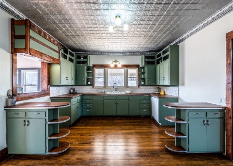 A Kitchen I Almost Forgot in My Phone