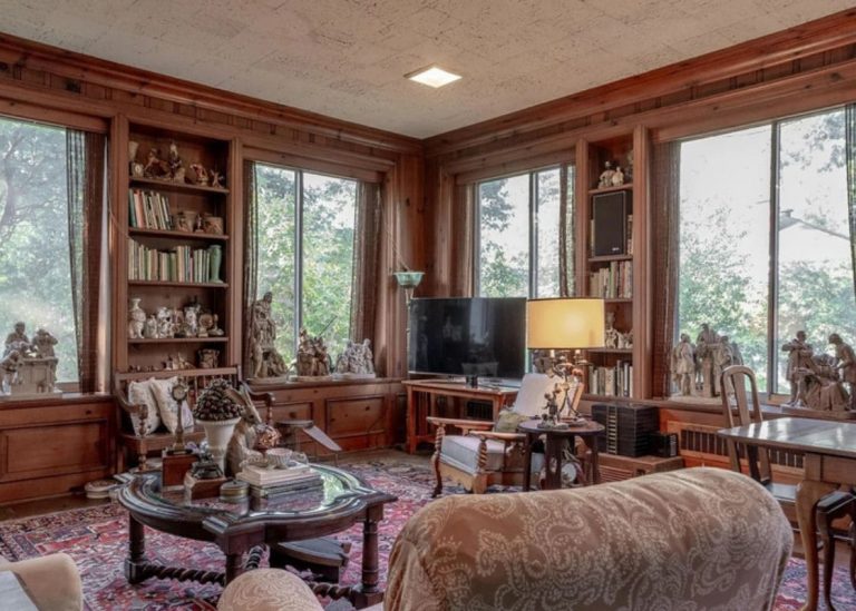 Our First Visit to A White Southern Home on Maple Grove Avenue